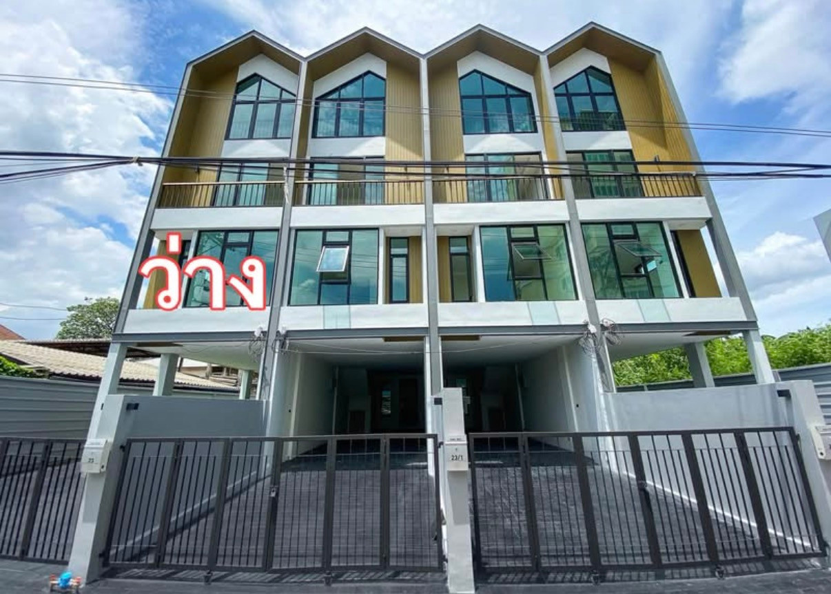 Home office for rent SPACE Sukhumvit 101/1 Wachiratham Sathit 60 near BTS Punnawithi and BTS Udomsuk.