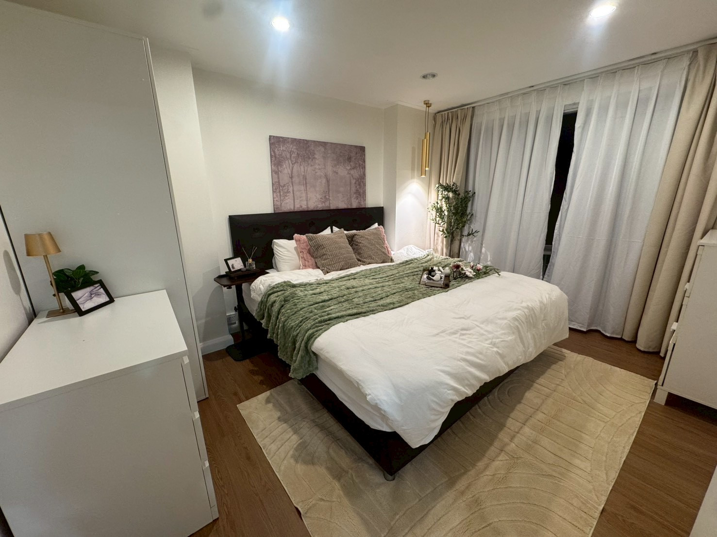 BTS(Prakanong) 10mins walk Just renovated 2 b/r pet friendly(cat) BTS(Prakanong) 10mins walk Just renovated 2 b/r pet friendly(cat)