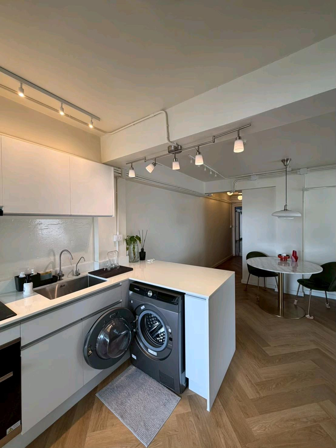 Beautiful room for sale, completely renovated!!