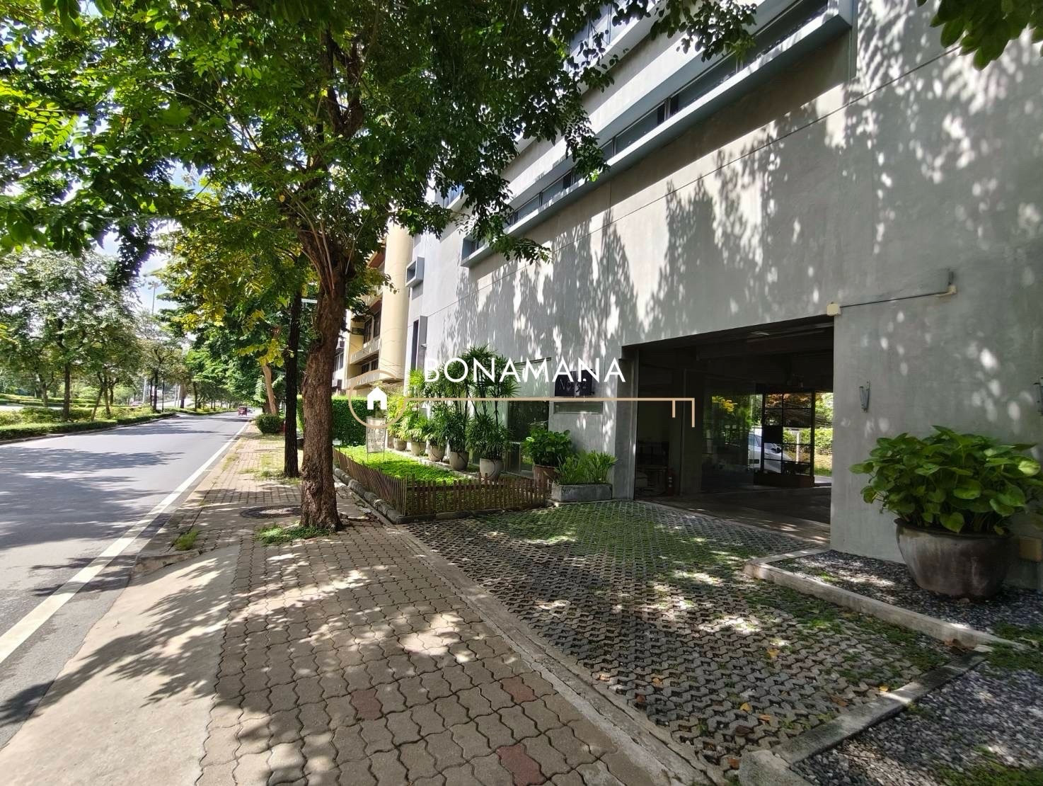ให้เช่า พื้นที่ธุรกิจ/ คาเฟ่/ โชว์รูม/ ออฟฟิศ ติดถนน เลียบด่วนฯ-พระราม 9   – รูปที่ 2