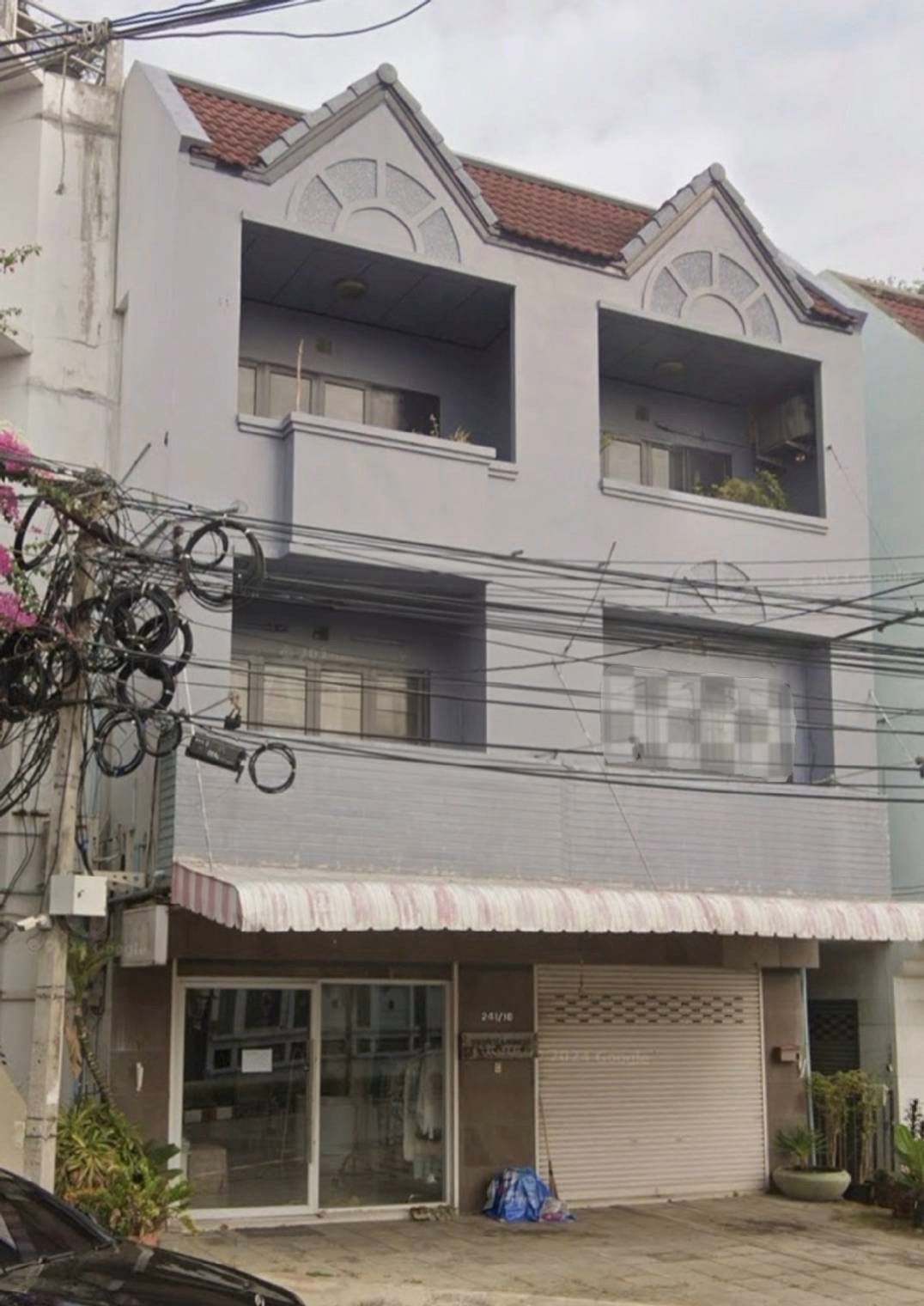 Commercial building for rent near Thonburi Fresh Market, only 5 minutes.