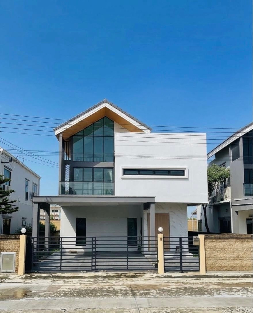 Urgent, house for rent, 5 bedrooms, never rented out!! Fully furnished, near Bangkok University, Future, Talat Thai. Talk to us.