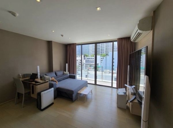 1 Bed ไซส์ใหญ่ 42.34 ตร.ม. ทำเลสงบเป็นส่วนตัว ใจกลางสีลม-ช่องนนทรี เพียง 6.4M! / Generous 1 Bed 42.34 sq.m. Private Sanctuary in Prime Silom-Chong Nonsi, Only 6.4MB! Klass Silom * Tel: 092-461-6989