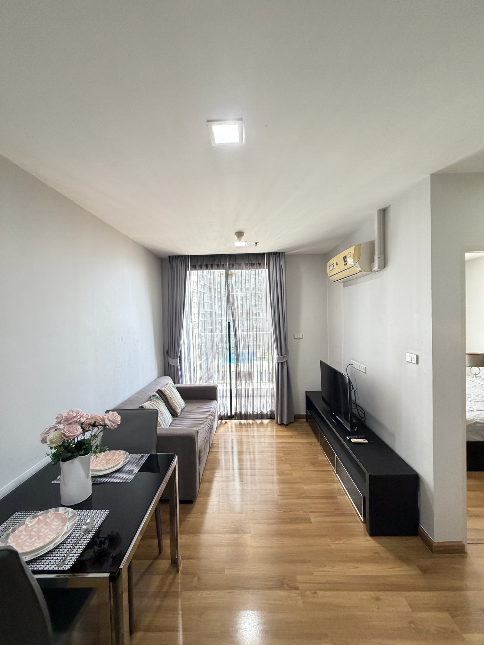!!Only 180 meters from BTS, special big room, price less than 10,000 baht 🥰If near BTS Wutthakat must be here🥰 🎉Condo for rent Phe-La @ Wutthakat 🎉