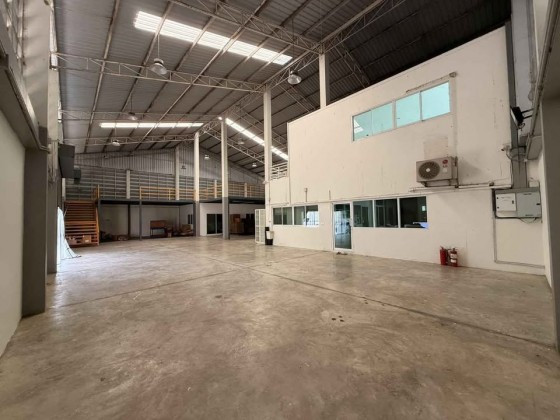 081-632-0632 ให้เช่าโกดัง พร้อมสำนักงาน  ทำเล ลาดหลุมแก้ว / ซอย FC Factory ตำบลหน้าไม้ / พื้นที่ดิน 1 ไร่ / พื้นที่ใช้สอยรวม 830 ตารางเมตร / รถใหญ่ เข้าออกได้ – รูปที่ 3
