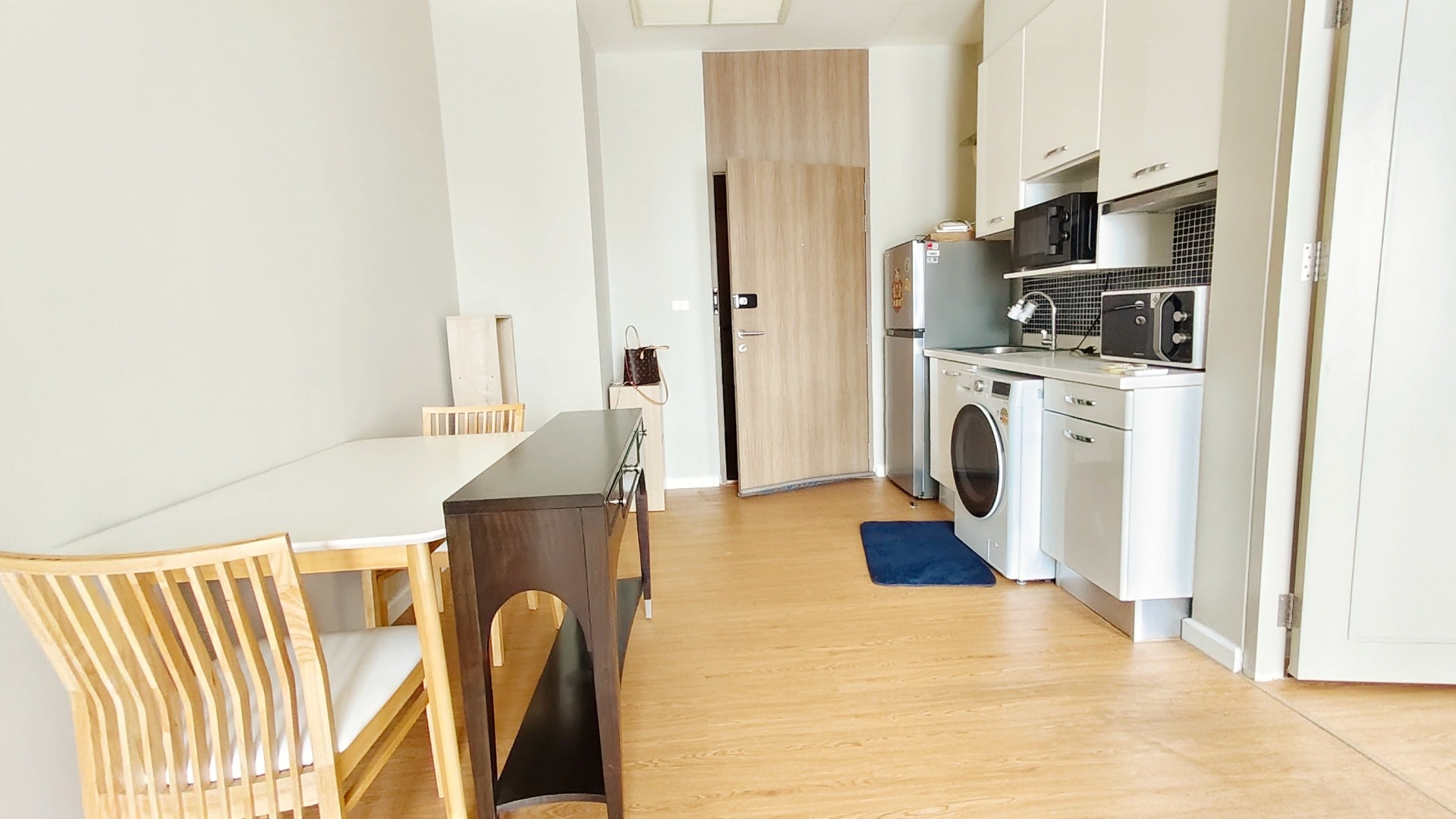 🔥 ชั้นสูง! ห้องใหญ่! | Noble Reveal เอกมัย | 1 Bedroom | 46 ตร.ม. | ชั้น 27 | ใกล้ BTS เอกมัย เดินทางสะดวก | ทำเลสุขุมวิท ใกล้แหล่งช้อปปิ้งและร้านอาหาร | เพียง 28,000 บาท/เดือน – รูปที่ 3