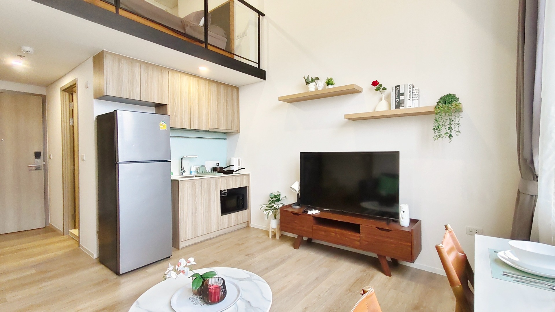 High-ceiling 2-level duplex near BTS On Nut | 1 Bedroom, 40 sq.m. | Only 25,000 Baht/month High-ceiling 2-level duplex near BTS On Nut | 1 Bedroom, 40 sq.m. | Only 25,000 Baht/month