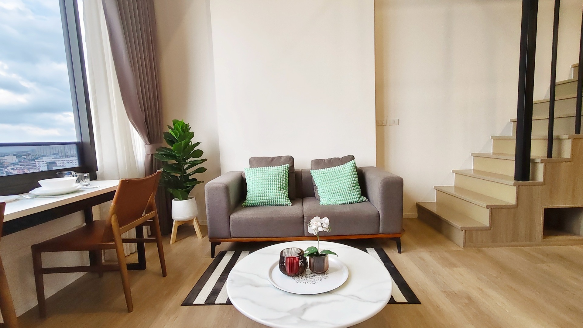 Duplex เพดานสูง 2 ชั้น ใกล้ BTS อ่อนนุช | 1 ห้องนอน 40 ตร.ม. | เพียง 25,000 บาท/เดือน – รูปที่ 2