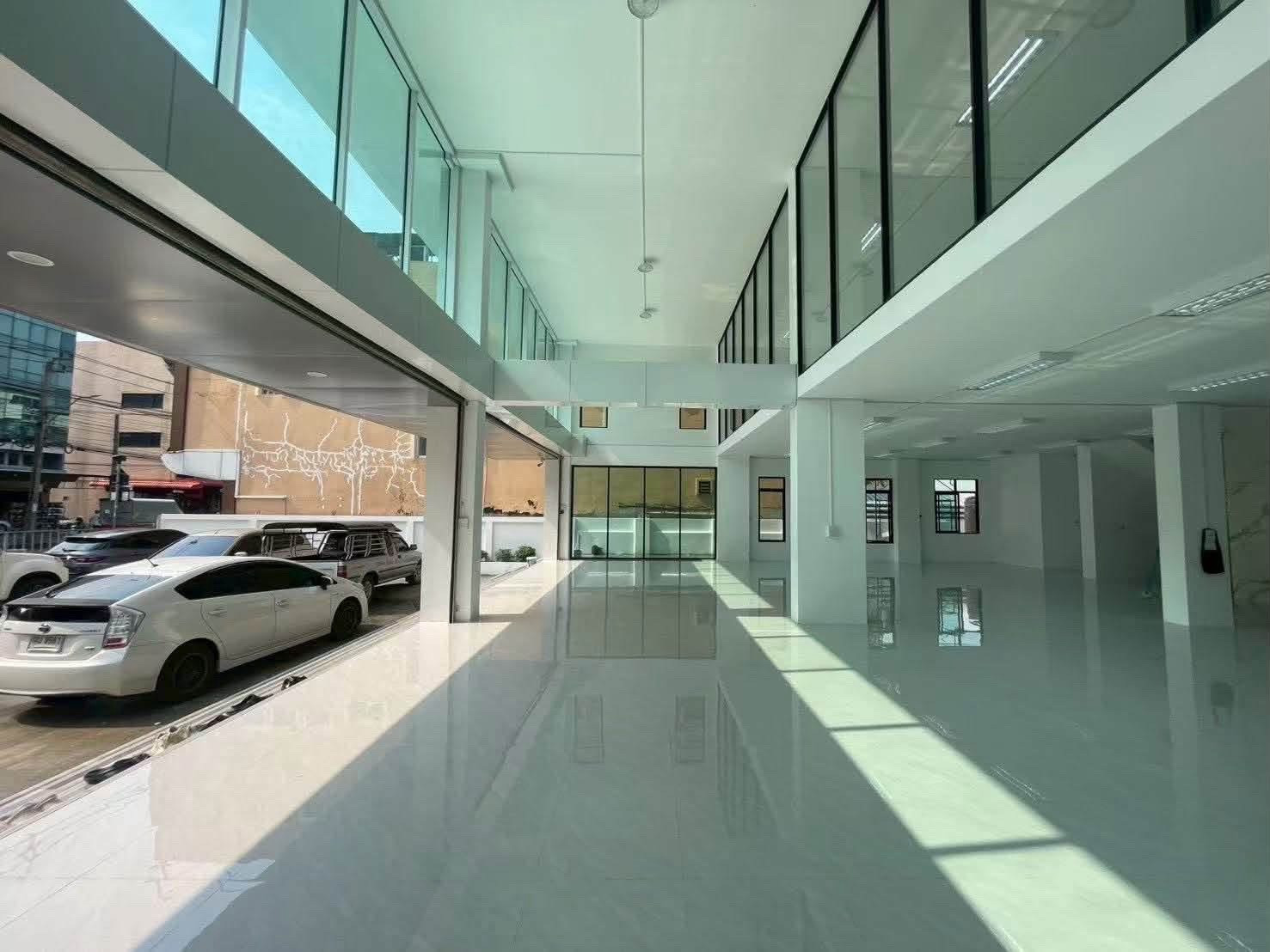 📌 ปล่อยเช่า / ขาย : Stand Alone Office ในลาดพร้าว , 5.5 ชั้น , 1400 ตรม , Lift 2 ตัว    📌 Rental / Selling : Stand Alone Office In Lardprow , 5.5 Storeys , 1400 sqm , 2 Private Lift   🔥🔥Rental Price : 400,000 THB / Month   🔥🔥Selling Price : 65,000,0 – รูปที่ 2