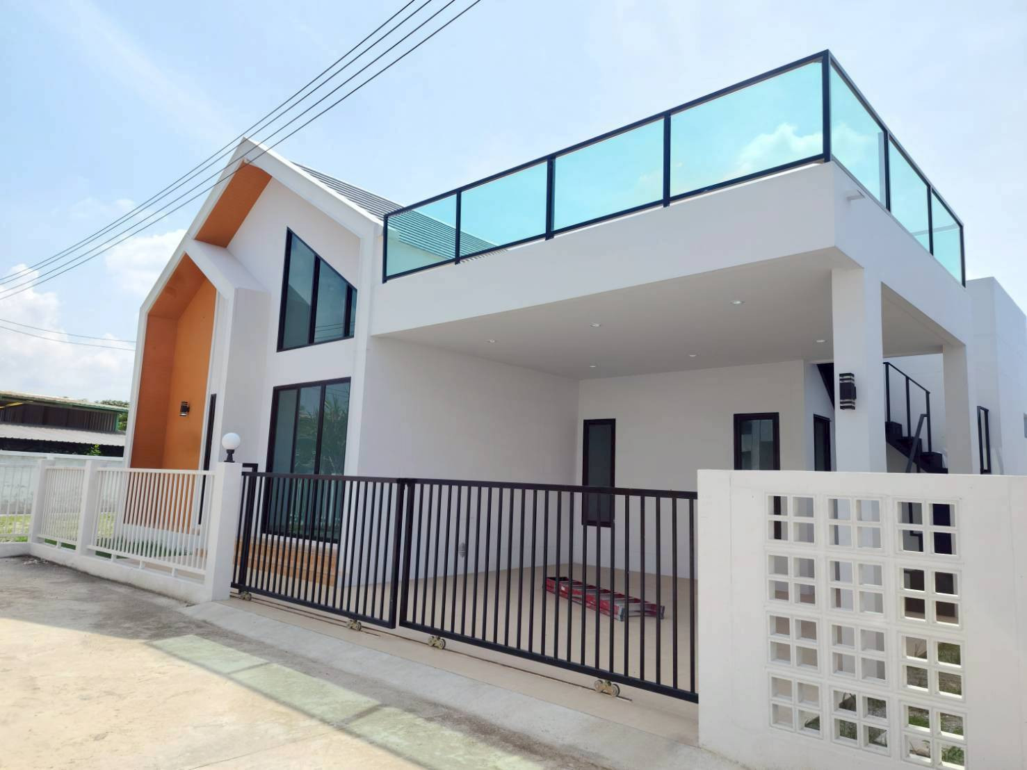 Single house for sale, Cool Living Home project.