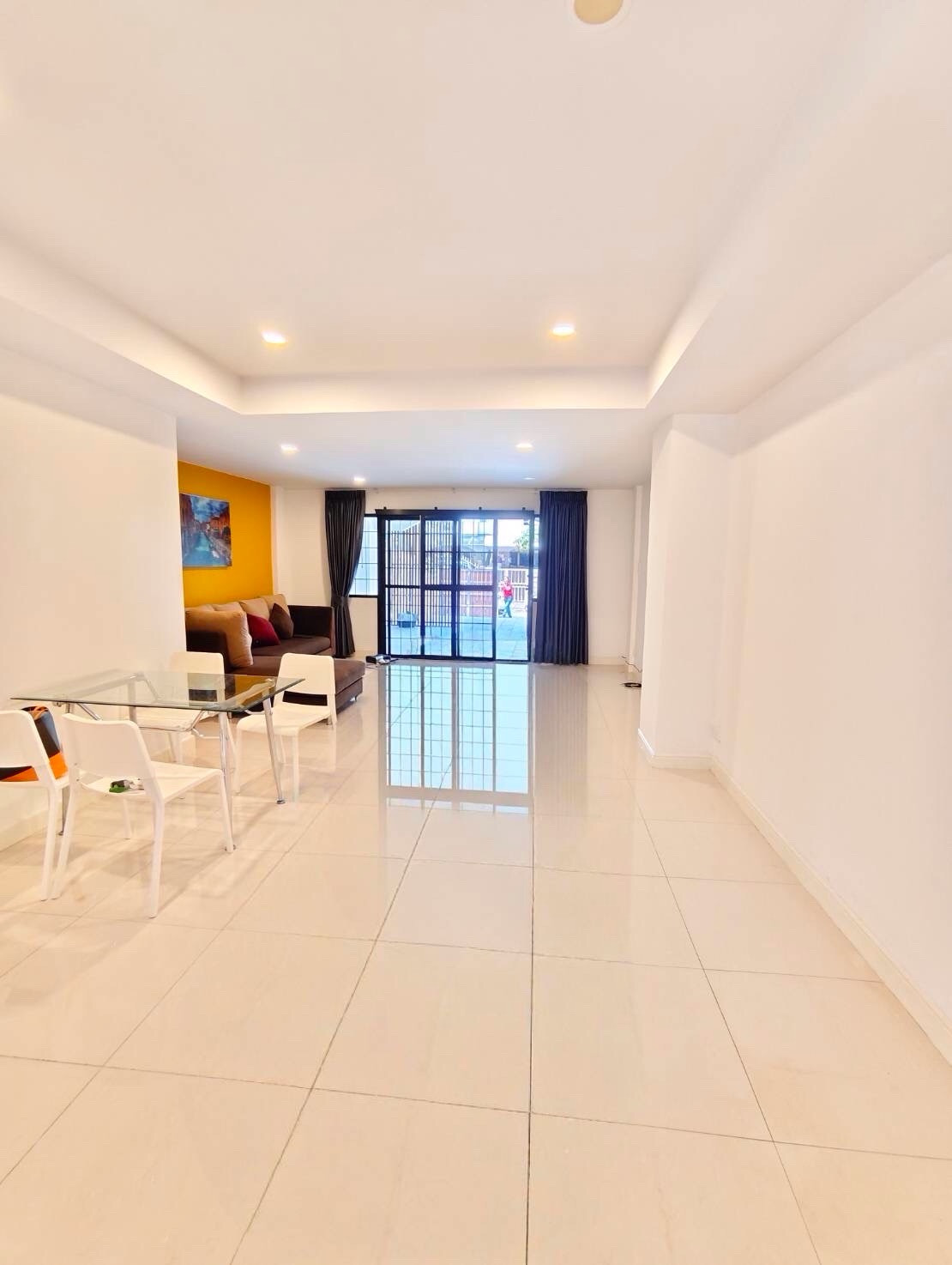 2-story townhouse for rent, Soi Mistine, Ramkhamhaeng, Bangkok.