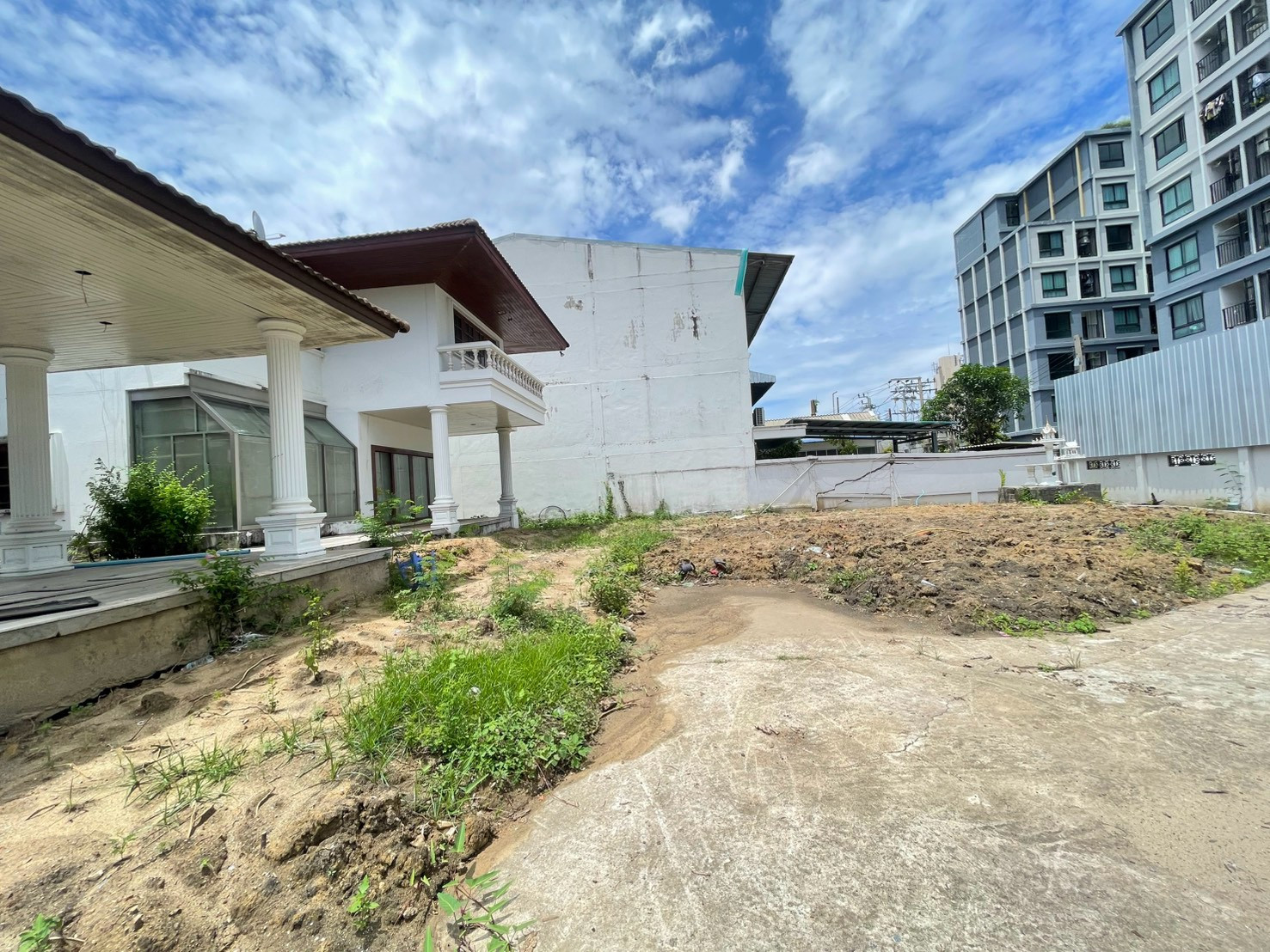 เช่าระยะยาว ที่ดิน 249 ตร.ว. พร้อมบ้าน 2 ชั้น ซ.ศรีนครินทร์ 42 ตรงข้ามซีคอนสแควร์ 60,000 บาท/เดือน – รูปที่ 4