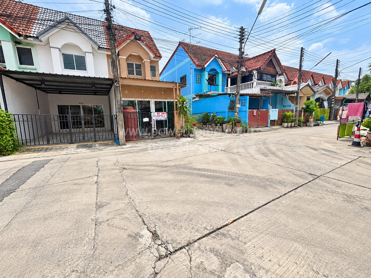 ทาวน์เฮ้าส์ 2 ชั้น หมู่บ้านกลางซอยวิลเลจ 2 ทำเลดี ใกล้ตลาดเอซี ลำลูกกา คลอง 4 – รูปที่ 3