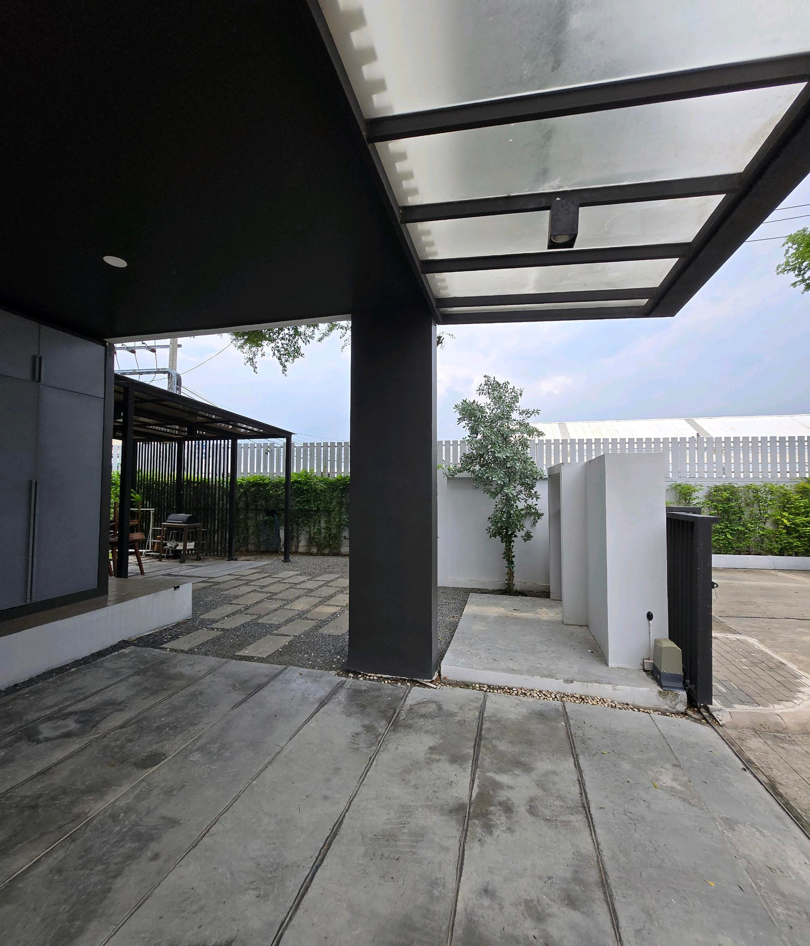 🟢 ให้เช่าบ้านเดี่ยวหรู 2 ชั้น ตกแต่งและ Built-in กว่า 2 ล้านบาท สภาพสวยมาก พร้อมเข้าอยู่อาศัย เฟอร์นิเจอร์และเครื่องใช้ไฟฟ้าครบครัน – รูปที่ 3