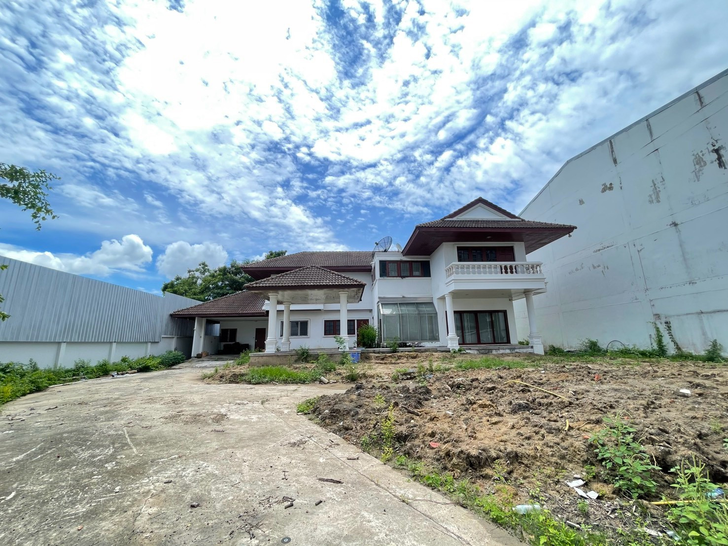 เช่าระยะยาว ที่ดิน 249 ตร.ว. พร้อมอาคาร 2 ชั้น ซ.ศรีนครินทร์ 42 ตรงข้ามซีคอนสแควร์ 60,000 บาท/เดือน เช่าระยะยาว ที่ดิน 249 ตร.ว. พร้อมอาคาร 2 ชั้น ซ.ศรีนครินทร์ 42 ตรงข้ามซีคอนสแควร์ 60,000 บาท/เดือน