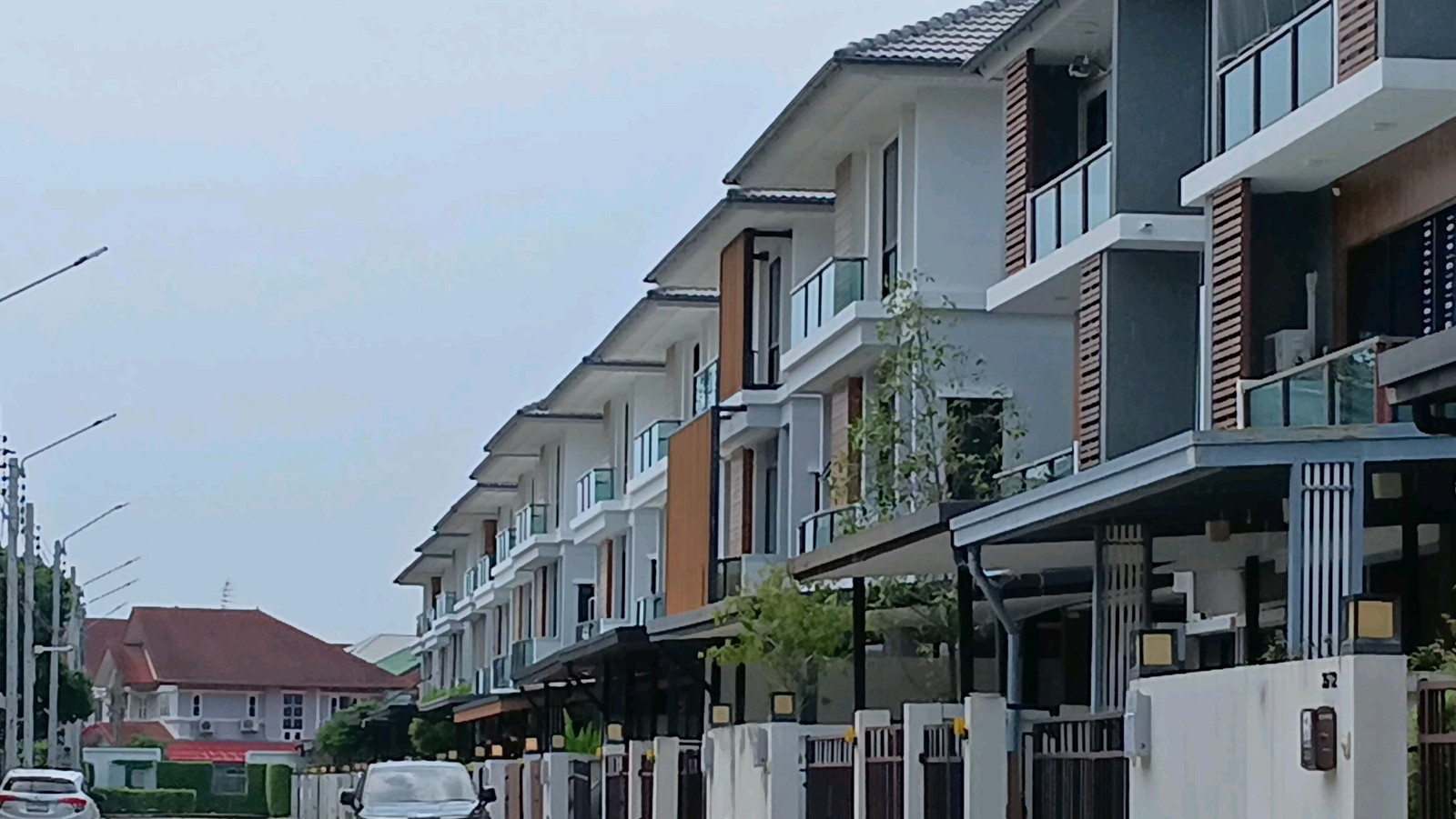 ขายที่ดินเพื่อเก็งกำไร ซื้อวันนี้รวยทันที ถนนตัดใหม่ เทพรักษ์ สะพานใหม่ วัชรพล วงแหวน หทัยราษฎร์ 600 ตรว. ๆละ 48,000 เท่านั้น เกือบติดถนนใหญ่ ห่างแค่ 170 เมตร – รูปที่ 3