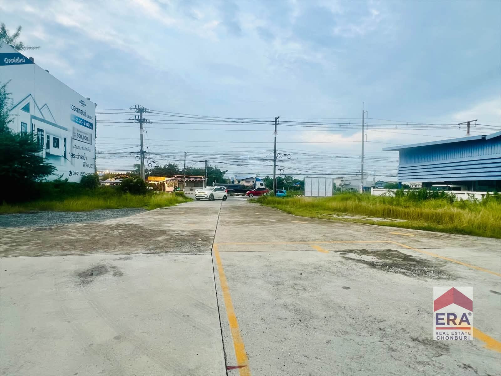 For rent! 1 rai of land next to a 6-lane main road, Sukprayoon Road, 50,000 baht/month. For rent! 1 rai of land next to a 6-lane main road, Sukprayoon Road, 50,000 baht/month.