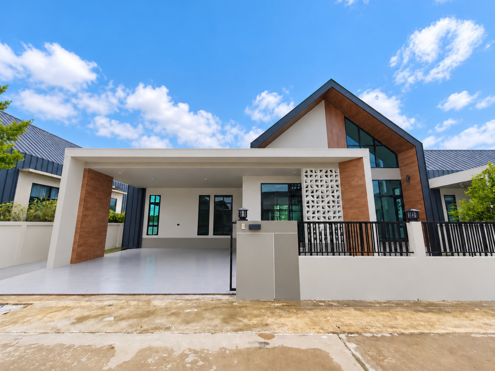 Newly renovated detached house Zentara 2 Project