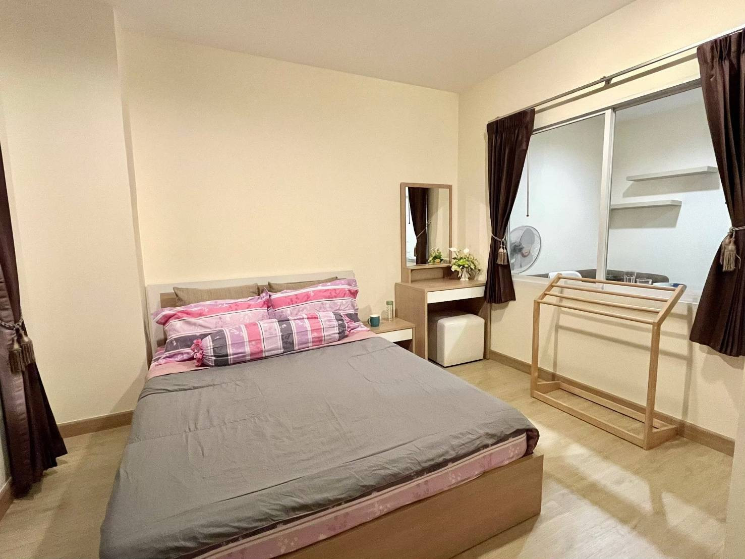 P-57108 คอนโดให้เช่า Life @ Sukhumvit 65 ใกล้ BTS พระโขนง | เฟอร์+เครื่องใช้ไฟฟ้าครบมีเครื่องซักผ้า Line@easythaihome 085-592-2897 