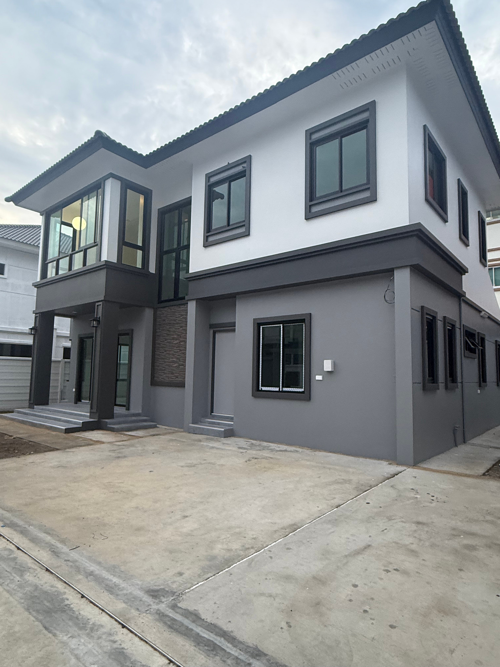 The newest house for sale in Phutthamonthon Sai 1 location, very cheap price. The newest house for sale in Phutthamonthon Sai 1 location, very cheap price.