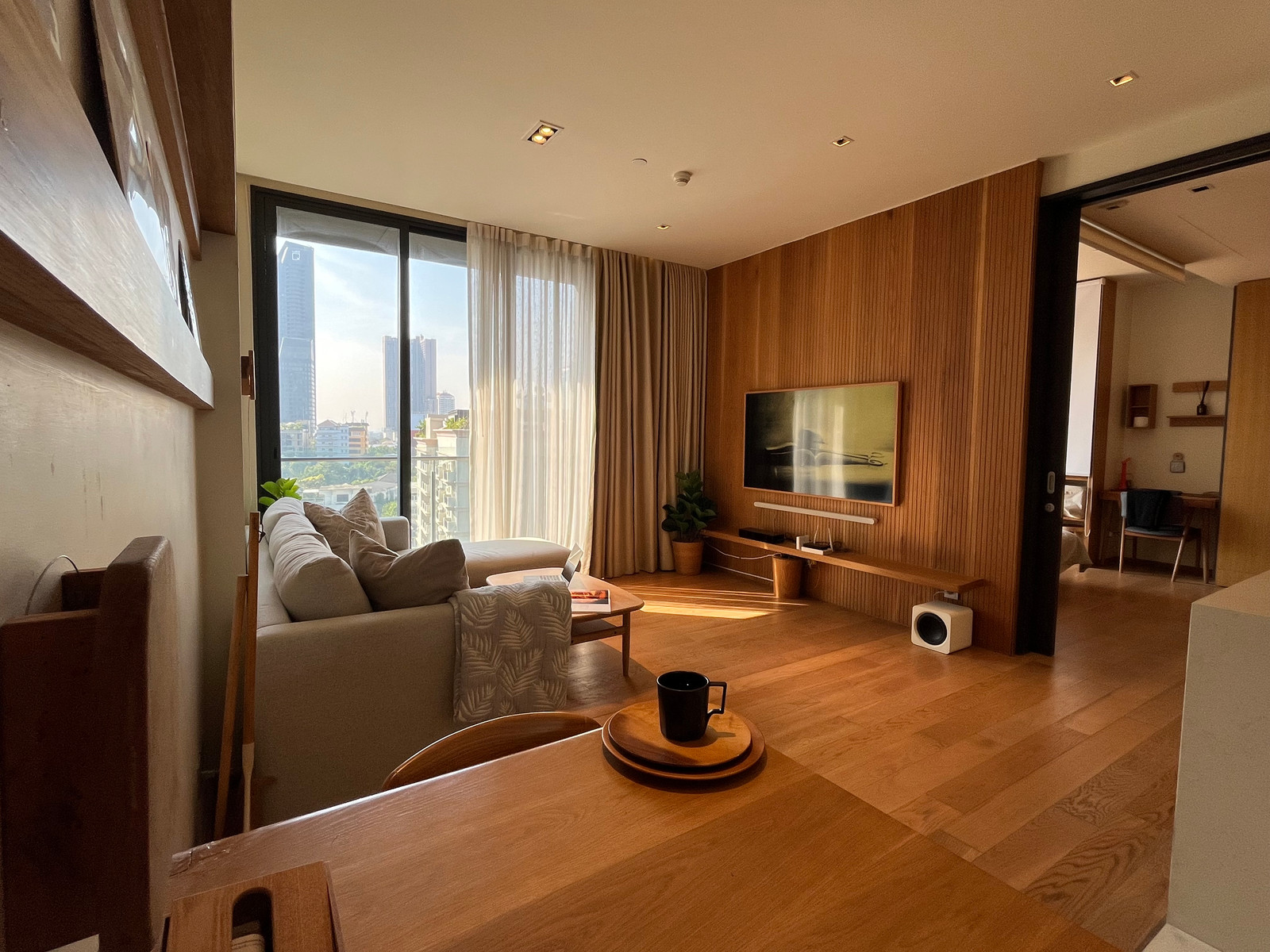 Condo For Rent Beatniq 32