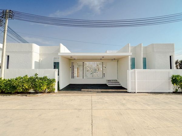 Holiday Home Investment! พูลวิลล่า 4 ห้องนอน ใกล้ทะเลปราณบุรี เหมาะพักผ่อนและต่อยอดการลงทุน เลอลีฟซีบีซ หัวหิน-ปราณบุรี 