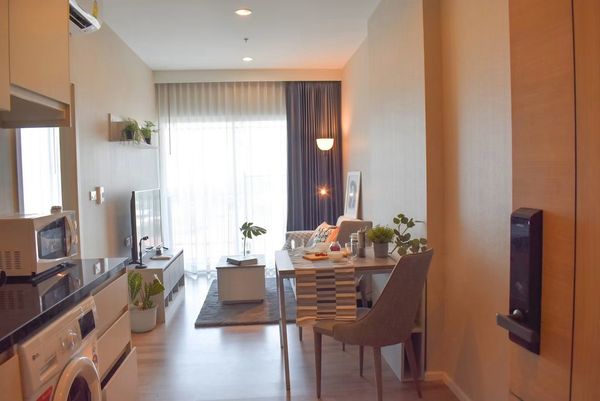  ★ Amber by Eastern Star ★ 35 sq.m., 7th Floor (1 Bedroom, 1 Bathroom) ★ Near Yaek Tiwanon Station (Purple Line) ★ Near The Mall Ngamwongwan and Big C Wong Sawang ★ Extensive facilities ★ Fully equipped with appliances ★ 