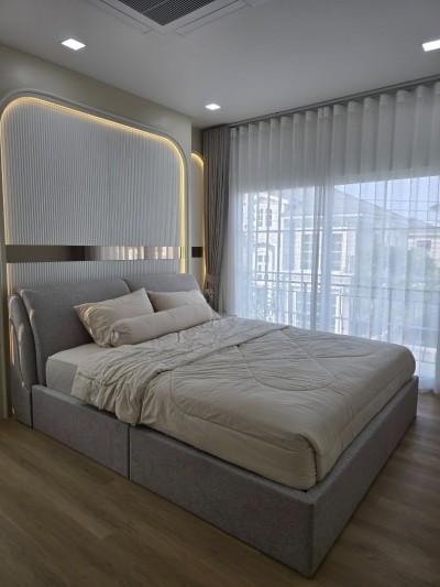 🔥Rent Now🔥 Golden Neo Sukhumvit-Lasalle, near BTS Samrong Station. Fully furnished and ready to move in.