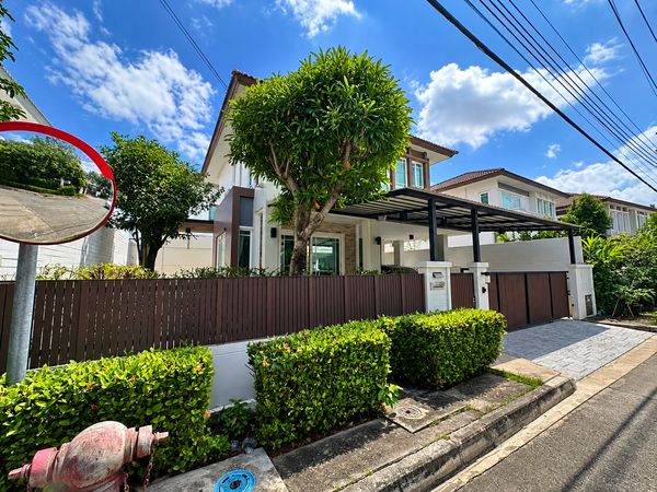 ขายบ้านเดี่ยว Mantana Rama 9 – Srinakarin ทำเลกรุงเทพกรีฑา ซอย 7 บ้านเดี่ยว 2 ชั้น | ที่ดิน 50 ตร.ว. | พื้นที่ใช้สอย 180 ตร.ม. | 3 ห้องนอน 3 ห้องน้ำ