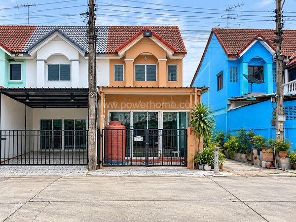 2-story townhouse, middle village, Soi Village 2, good location, near AC Market, Lam Luk Ka, Khlong 4.