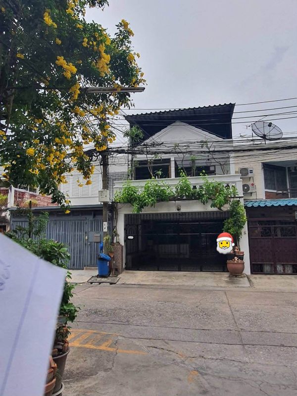 🏡 ให้เช่าทาวน์โฮม สุขุมวิท 68 3 ห้องนอน 2 ห้องน้ำ ใกล้ BTS อุดมสุข✨ ทำเลเมือง เดินทางสะดวก ใกล้รถไฟฟ้าและทางด่วน #เลี้ยงสัตว์ได้ 💰 ค่าเช่าเพียง 35,000 บาท/เดือน