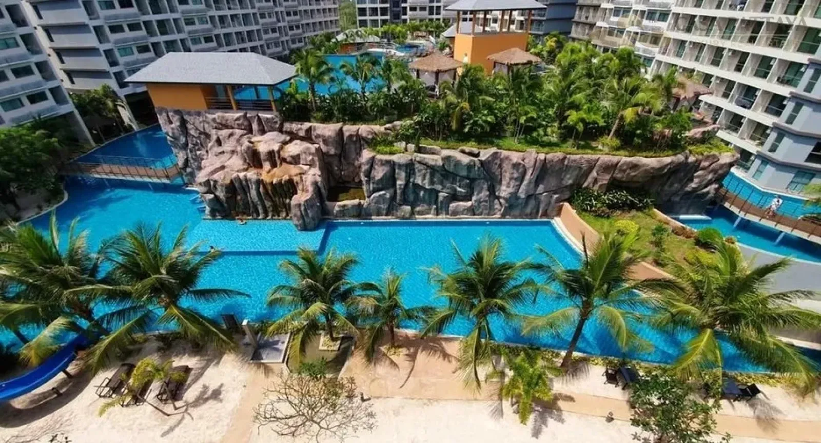 Condo for Sale: Laguna Beach Resort 3 – The Maldives