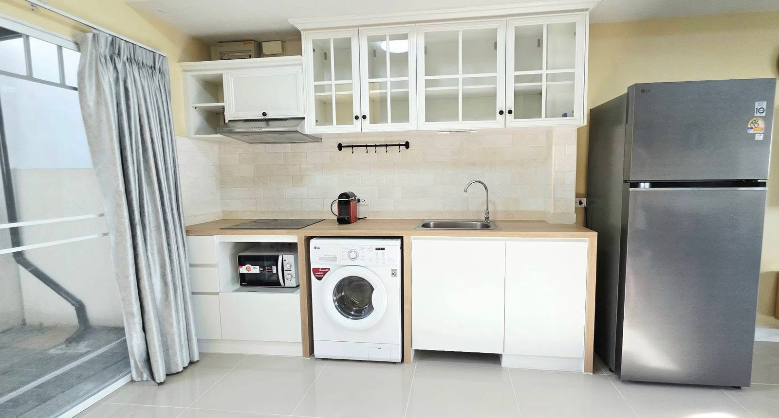 🏡 2-story townhome for rent INDY BANGNA KM.7, 2 bedrooms, 3 bathrooms, English style, beautiful house with complete furniture and electrical appliances 🐶 Pet Friendly 💰 Rent only 27,000 baht/month – รูปที่ 3