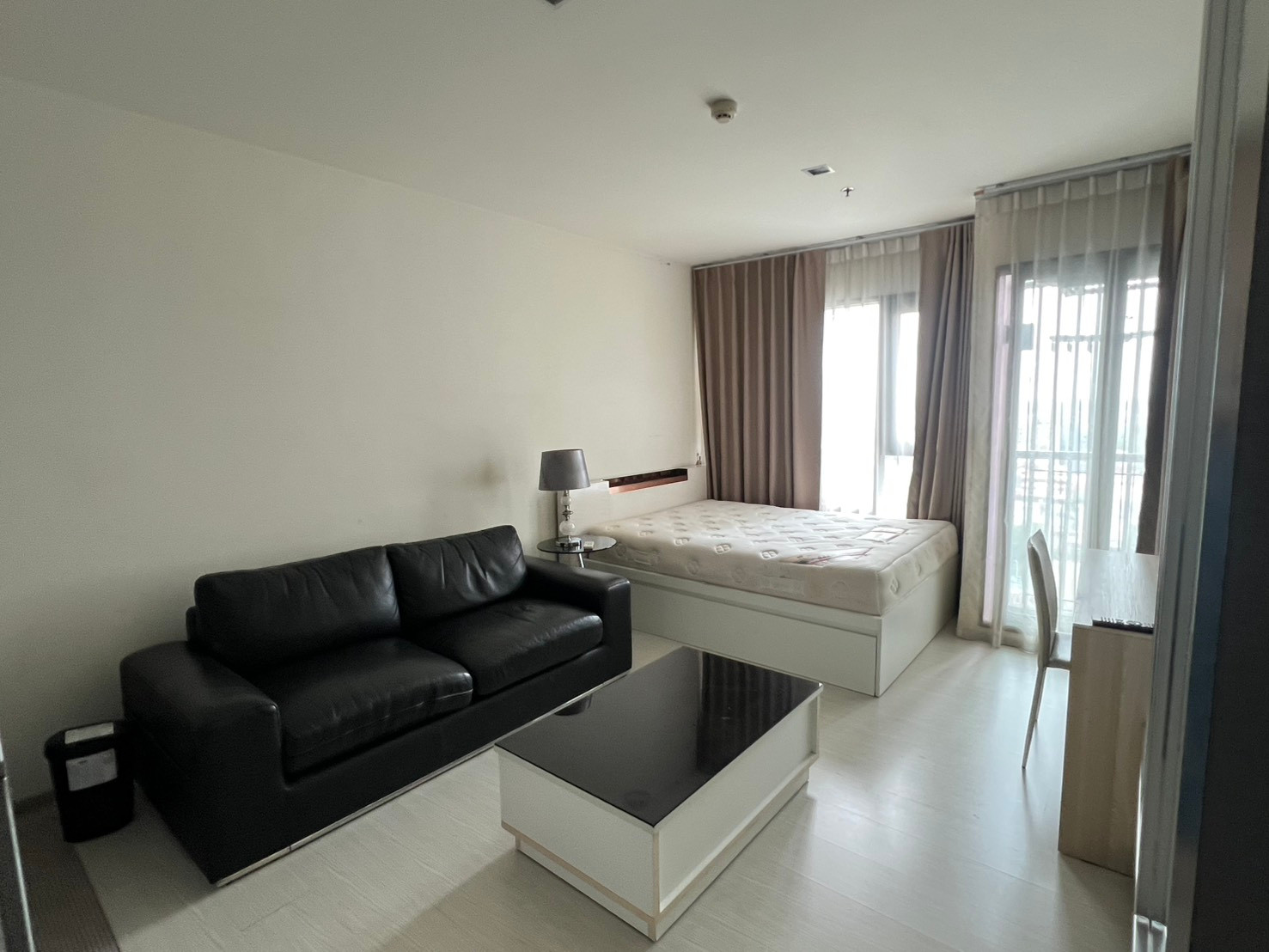 Rent Rhythm Sukhumvit 36-38 STUDIO 24 Sq.m 15,000 Baht Free Shuttle Service – รูปที่ 2