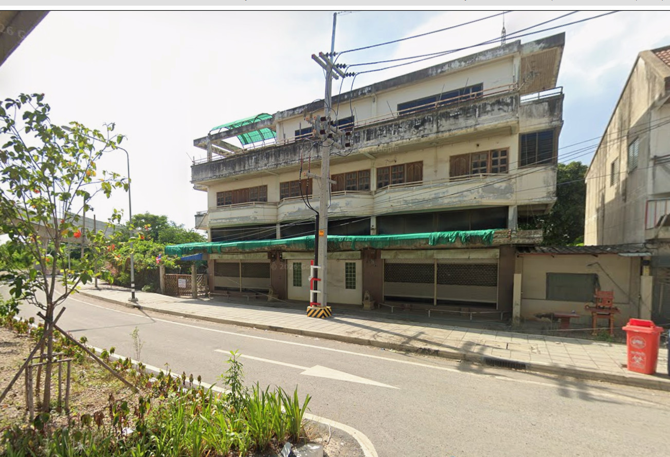 Selling at a special price! Commercial building, 3 floors, 3 units (hit through) with land next to the building on 2 sides, total 98 sq m. Prime location in the heart of Kaeng Khoi, Saraburi, Ban Pa Subdistrict, Kaeng Khoi District, Saraburi Province, pri