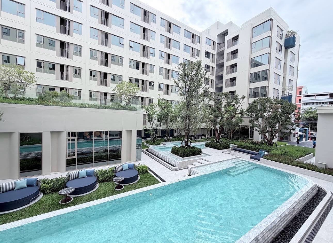 LIFE Sathorn-Narathiwas 22 | 1 Bedroom 26 Sq.m. | Foreign Quota Available LIFE Sathorn-Narathiwas 22 | 1 Bedroom 26 Sq.m. | Foreign Quota Available