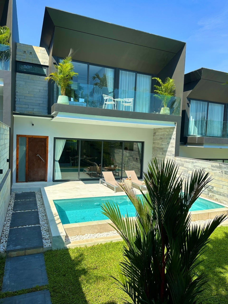 🏡 Hillside Private Pool Villa | Modern Loft Style in Peaceful Chalong Area, Phuket 🌿✨ 📍 Prime Location | Quiet Surroundings | Walking Distance to the Dam