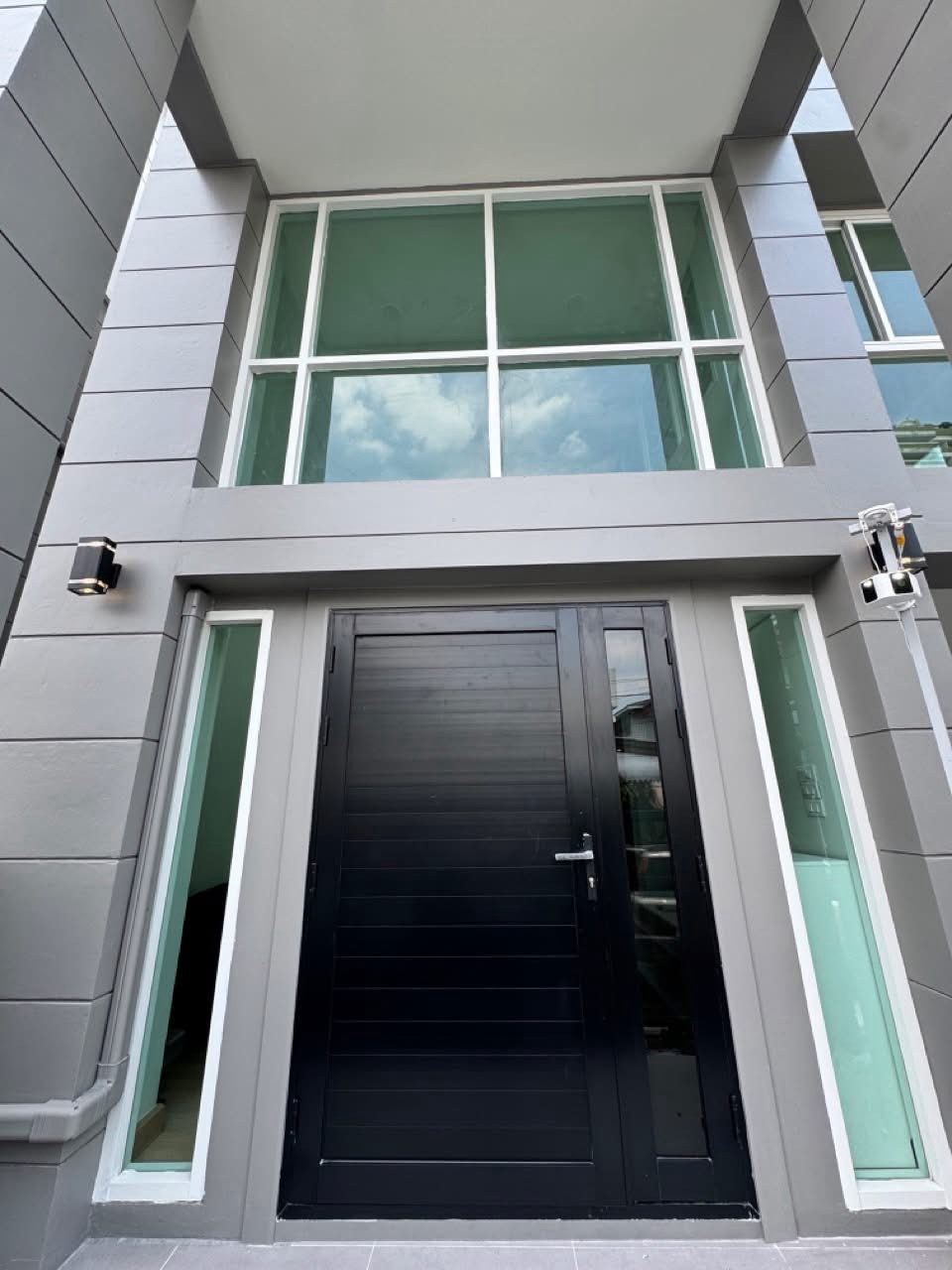 🏡 FOR RENT Newly renovated townhome, Ekkamai, Soi Pridi Banomyong 31 (Ekkamai 12), 3 bedrooms, 3 bathrooms, location in the heart of Ekkamai. Suitable for living and doing business📅 Ready to move in from 12 October 2026 (2026) 💰 Rent only 75,000 baht/mont – รูปที่ 4