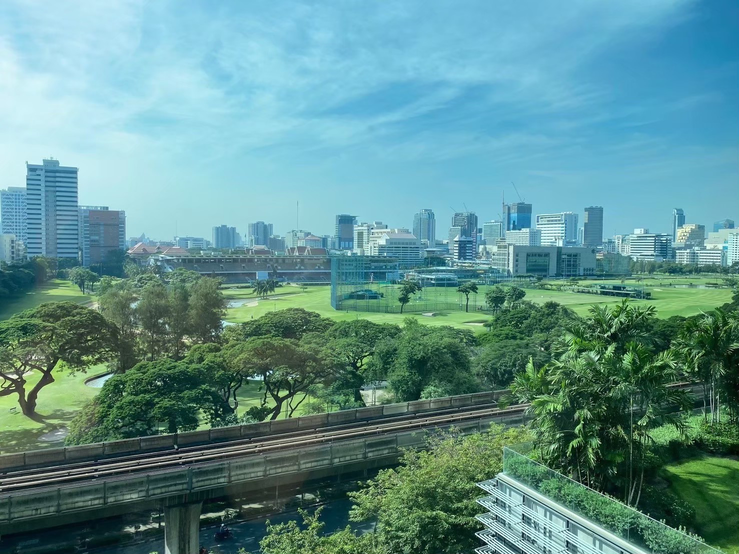 185 Rajadamri: 2bed 2bath 108sqm Sportclub view 46,000,000 Am: 0656199198