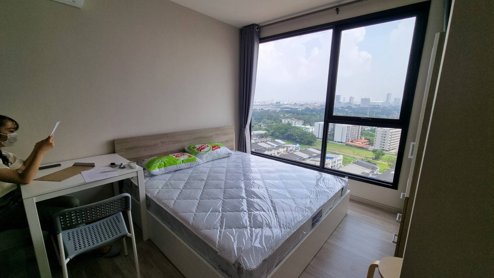 Condo for rent, Ideo mobi sukhumvit eastpoint, fully furnished condo, ready to move in, close to BTS Bangna, only 250 meters!!