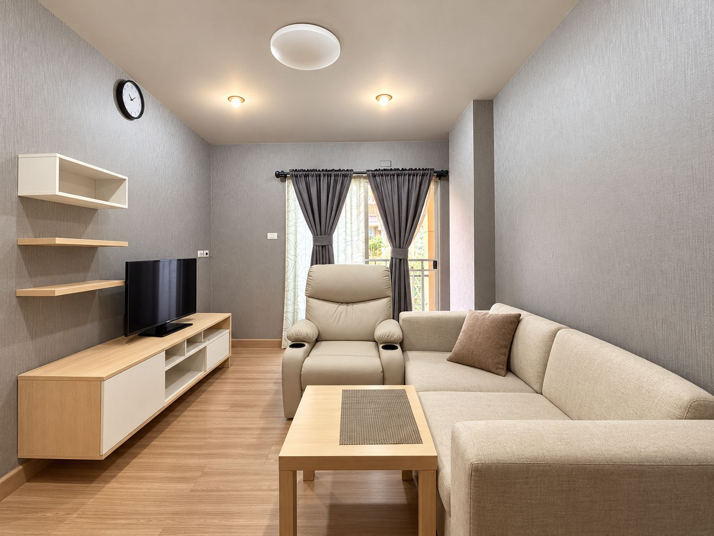 🏡 คอนโดห้องใหญ่ ราคาไม่ถึง 1.9 ล้าน! ✨
ใครกำลังมองหาคอนโดที่อยู่สบาย พื้นที่กว้าง ในราคาจับต้องได้ ต้องลองดูห้องนี้เลย 🏡 คอนโดห้องใหญ่ ราคาไม่ถึง 1.9 ล้าน! ✨
ใครกำลังมองหาคอนโดที่อยู่สบาย พื้นที่กว้าง ในราคาจับต้องได้ ต้องลองดูห้องนี้เลย
