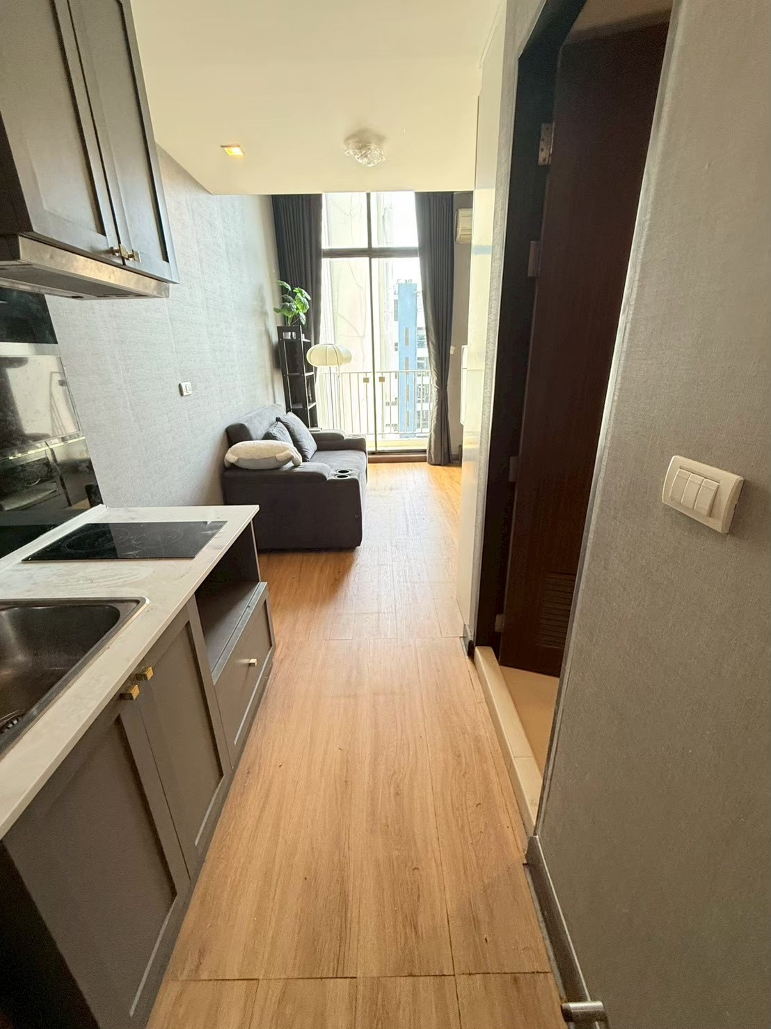 ให้เช่า คอนโด | วิวสระว่ายน้ำ ห้อง Duplex “Beyond Sukhumvit” 40 ตร.ม. ใกล้ BTS บางนา – รูปที่ 4