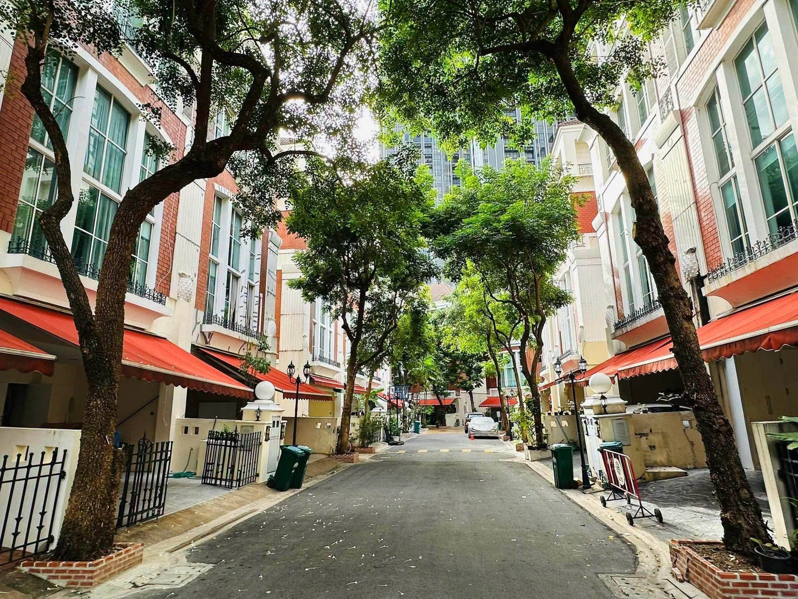 🟢 Luxurious 4-story townhome for rent, project in the heart of Sukhumvit 55, premium atmosphere. Opposite J Avenue Shopping Center – รูปที่ 2