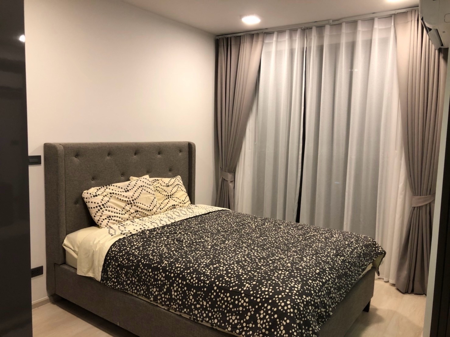 For Rent!! Venio Sukhumvit 10 Low Rise Condo 8 floors  Rent Price!! 21,000฿ per month❤️‍🔥 1 Bedrooms 1 Bathroom size 34 sq.m. Contract  Aomam (agent) Tel./Line id : 0955871692 WhatsApp : +66 95 587 1692 – รูปที่ 2