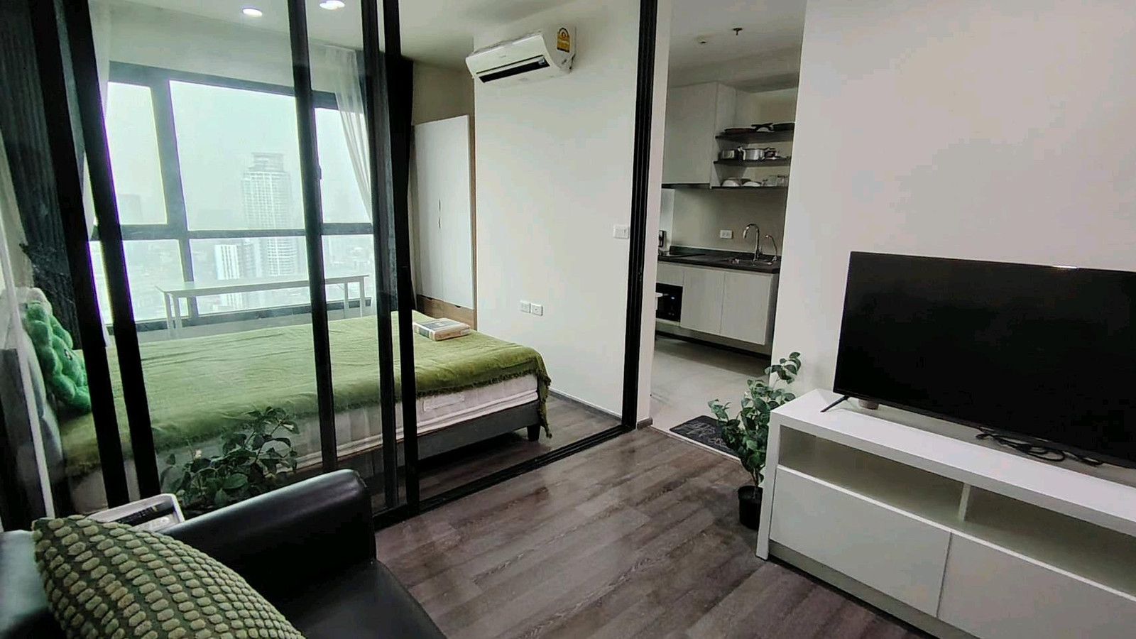 Condo room for rent, good view at The Base Park West Bts On Nut. Condo room for rent, good view at The Base Park West Bts On Nut.