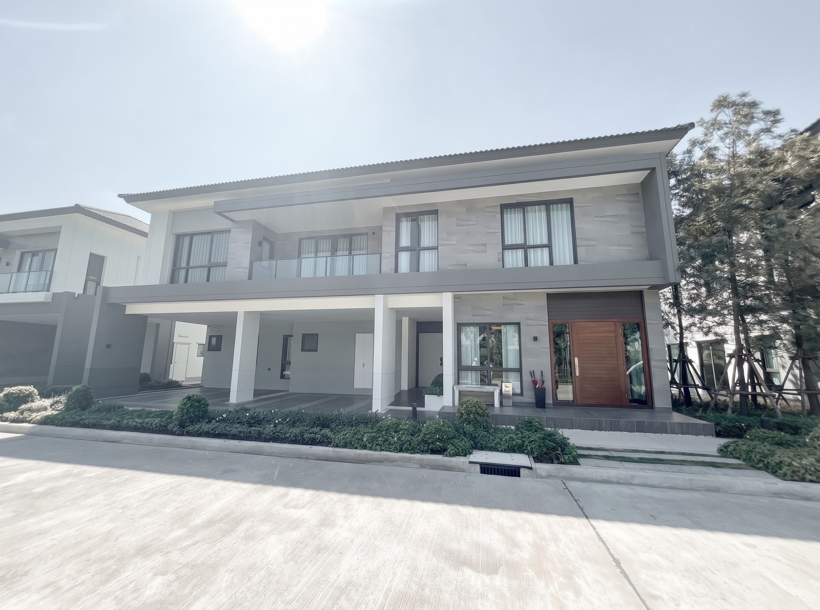 𝐒𝐢𝐧𝐠𝐥𝐞 𝐇𝐨𝐮𝐬𝐞 𝐓𝐡𝐞 𝐂𝐢𝐭𝐲 𝐁𝐚𝐧𝐠𝐧𝐚 (Professional Real Estate Broker)💎💎