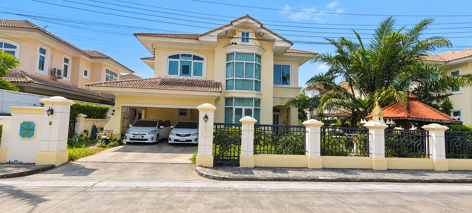 🏡 2-story detached house, area 119 sq m, price 8.5 million baht, connected to Kanchanaphisek Road. Rattanathibet Road