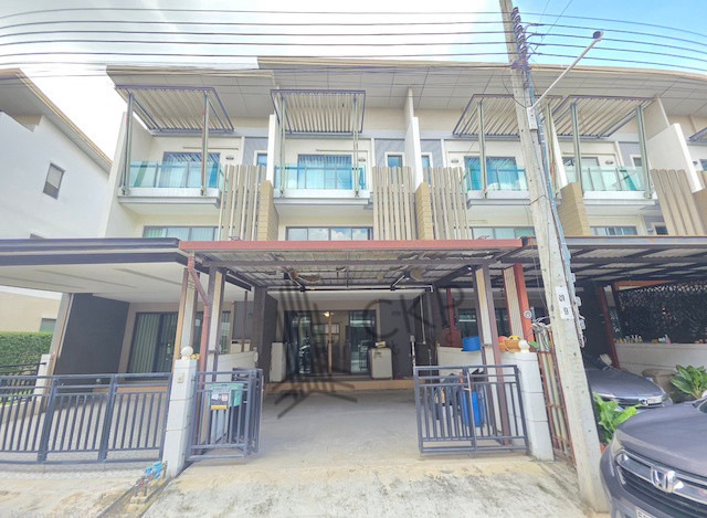 L260148 | 3-story townhome for sale at Town Avenue Cocos, Rama 2 Soi 50. Fully extended and move-in ready (not affected by flooding). L260148 | 3-story townhome for sale at Town Avenue Cocos, Rama 2 Soi 50. Fully extended and move-in ready (not affected by flooding).