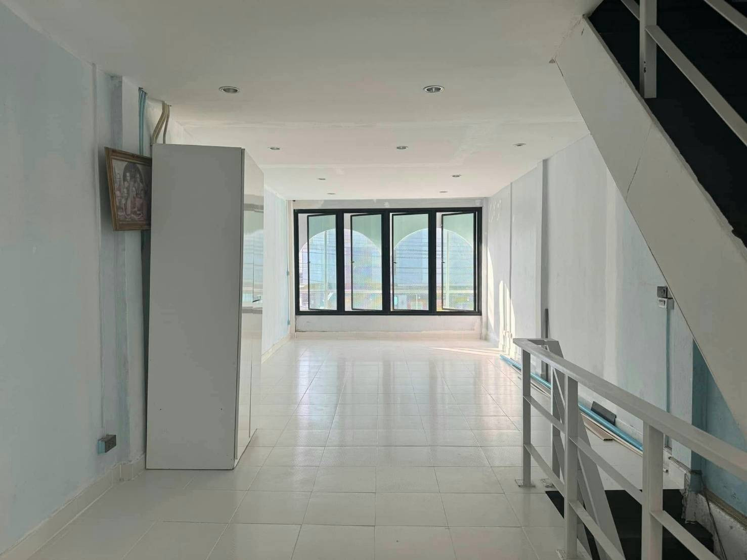 ตึกพาณิชย์ให้เช่า ตรงข้าม The Bangkok Horizon Condo  เหมาะทำร้าน Cafe / Restaurant / Massage / Spa / Beauty Salon / Nail Salon / Office / Studio / Clinic / Showroom หรือธุรกิจอื่น ๆ ตึกพาณิชย์ ซ.นราธิวาส 14 ใกล้ BTS ช่องนนทรี. ทำเลดี ใกล้สาทร เดินทางสะดวก – รูปที่ 2