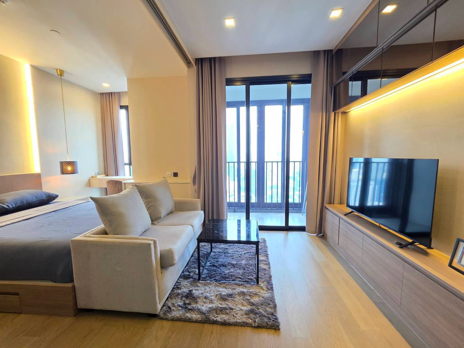 For Rent Ashton Asoke 1 bed 35 Sqm, on high fl with nice decorate For Rent Ashton Asoke 1 bed 35 Sqm, on high fl with nice decorate